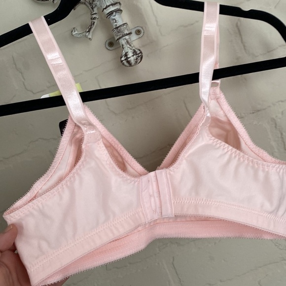 Bali pink bra new‎ with tags light blush 38B lightweight no padding or wires - Picture 4 of 5